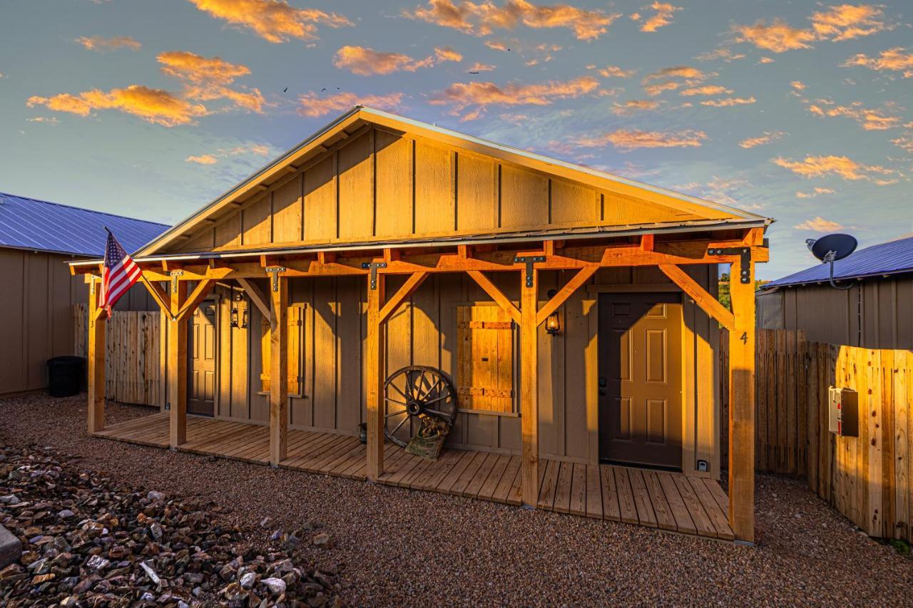 Miners Cabin #2 - King Bed - Accessible Room - Private Balcony Tombstone Exterior foto