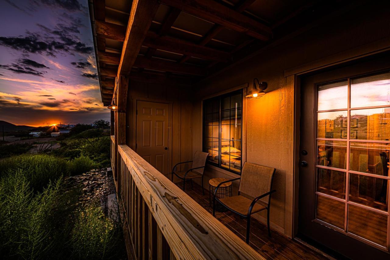 Miners Cabin #2 - King Bed - Accessible Room - Private Balcony Tombstone Exterior foto