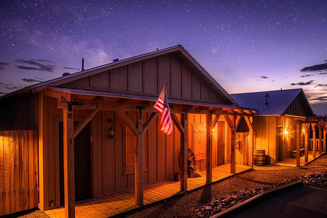 Miners Cabin #2 - King Bed - Accessible Room - Private Balcony Tombstone Exterior foto